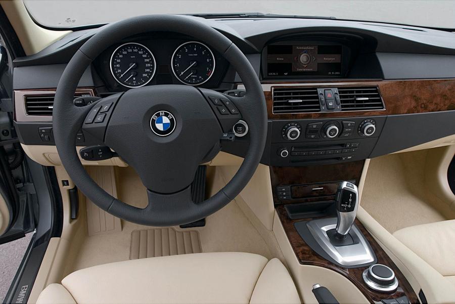  BMW 5-Series 2007 года  (фото 72 из 93)